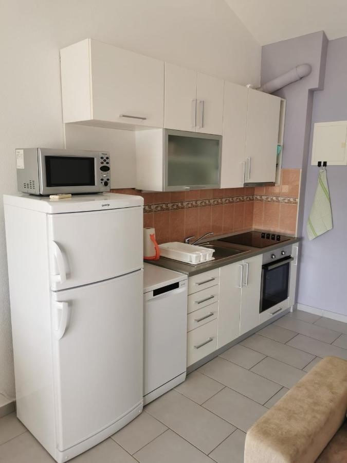 Apartman Sutalo Komarna Eksteriør bilde
