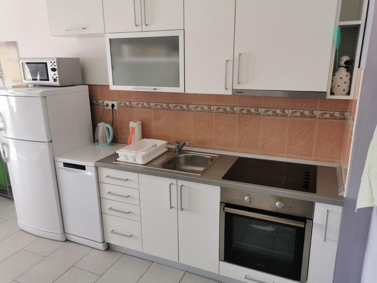 Apartman Sutalo Komarna Eksteriør bilde