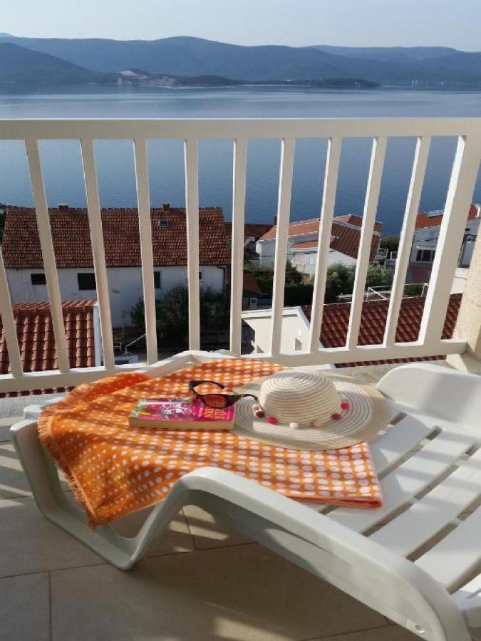 Apartman Sutalo Komarna Eksteriør bilde